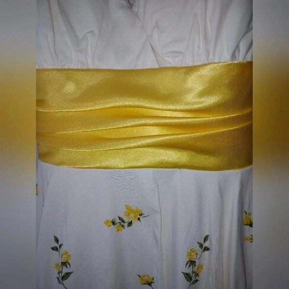 Masquerade vintage pleated lined white party dress, size M yellow roses princess - Picture 6 of 9